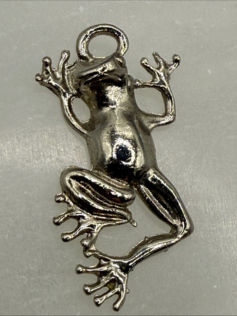 Vintage faintly stamped 925 frog pendant charm beautiful piece untested